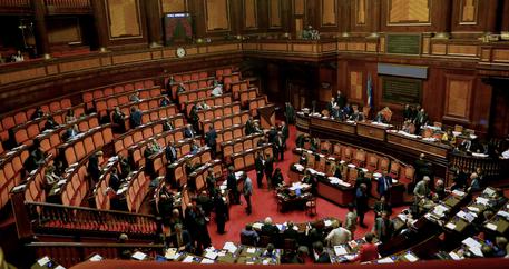 L'Aula del Senato, durante il voto di fiducia sul Decreto Banche, Roma, 9 Giugno 2016. ANSA/ FABIO CAMPANA